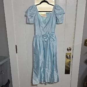 VTG Dance Allure Alfred Angelo Juniors‎ Elegant Baby Blue Dress Prom W/Bow Sz 8?